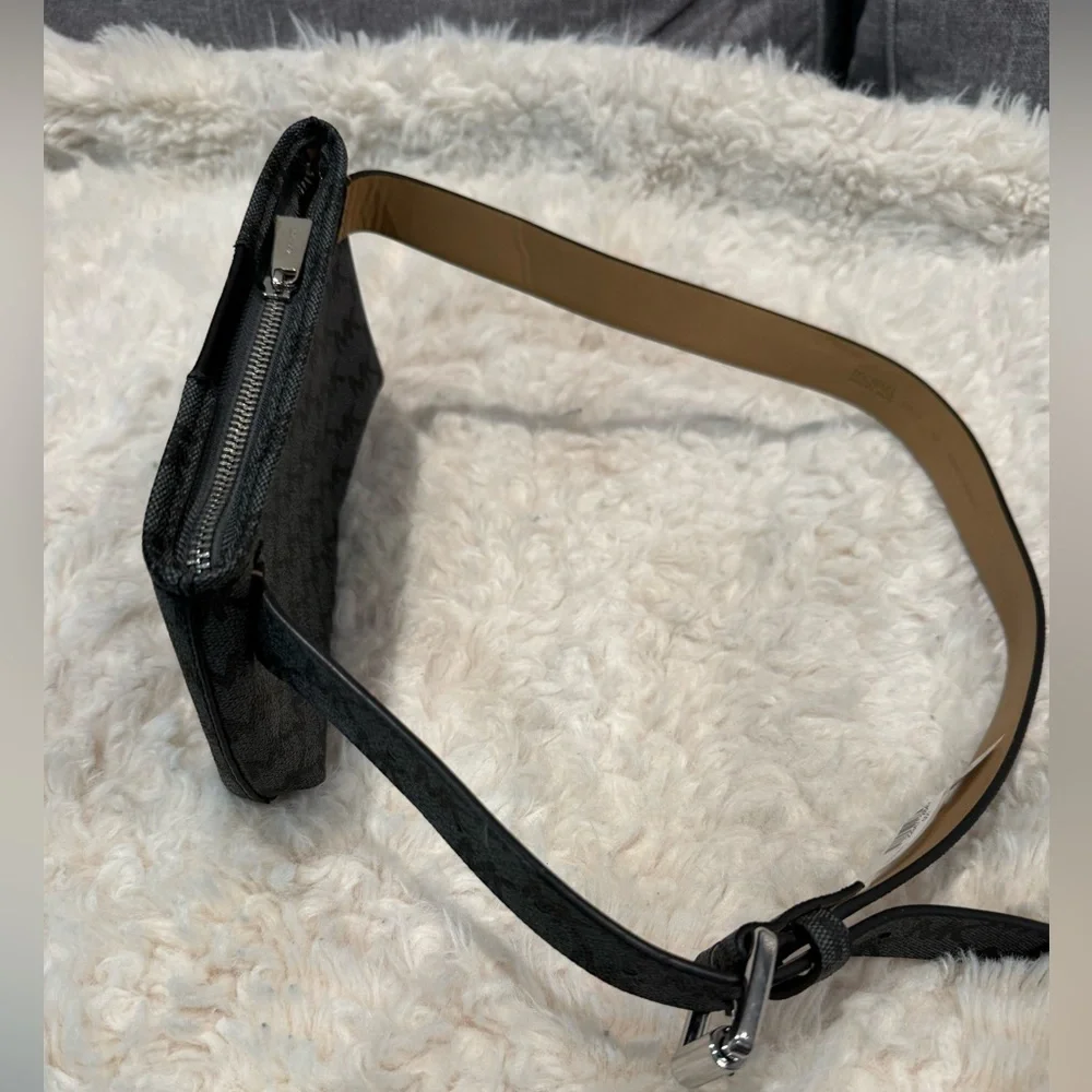 Michael Kors Fanny Pack Black and Gray Signature